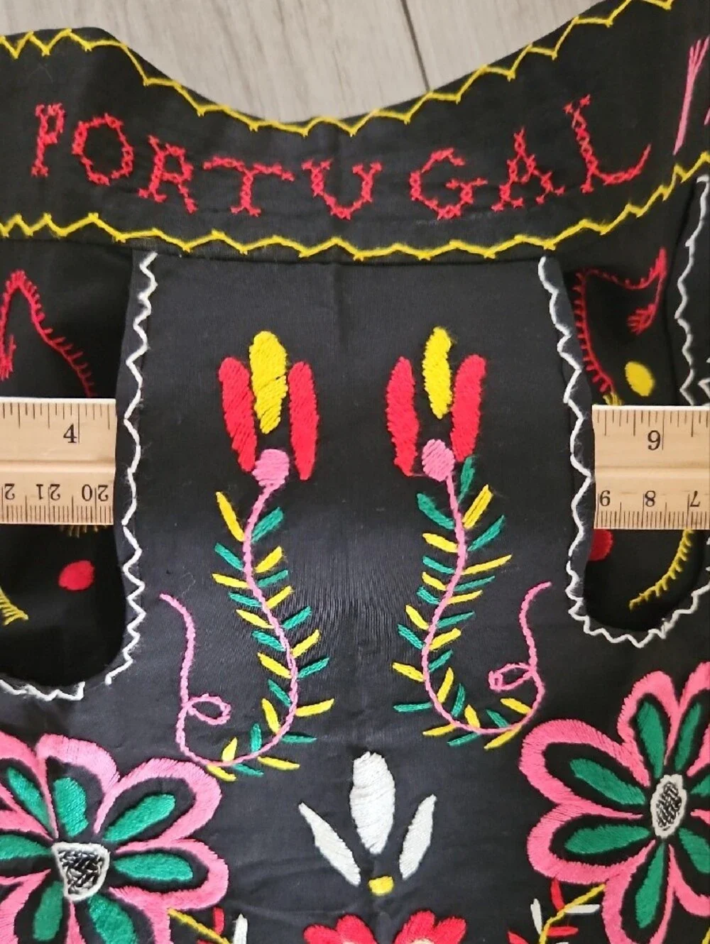 Portugal Embroidered Apron Pocket Colorful Floral Stitch Portuguese